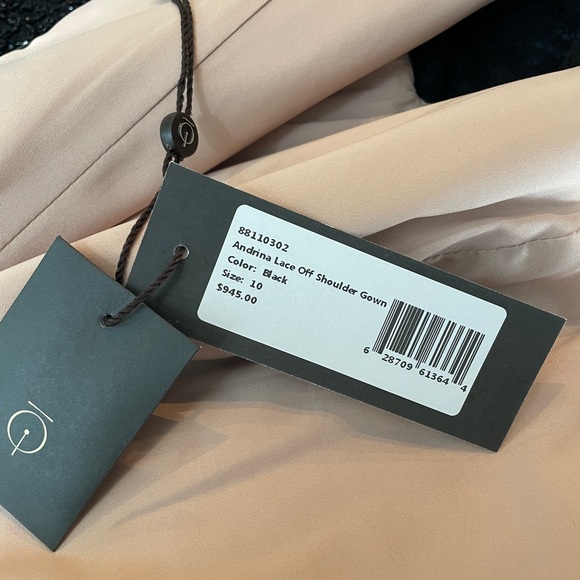 Theia Couture Andrina Lace off the Shoulder Gown, size 10 - Picture 6 of 9